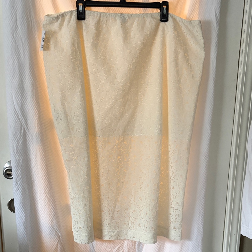 NWT Old Navy XXL Lace (Rose Design) Off-White (Light Cream) Maxi Length Skirt